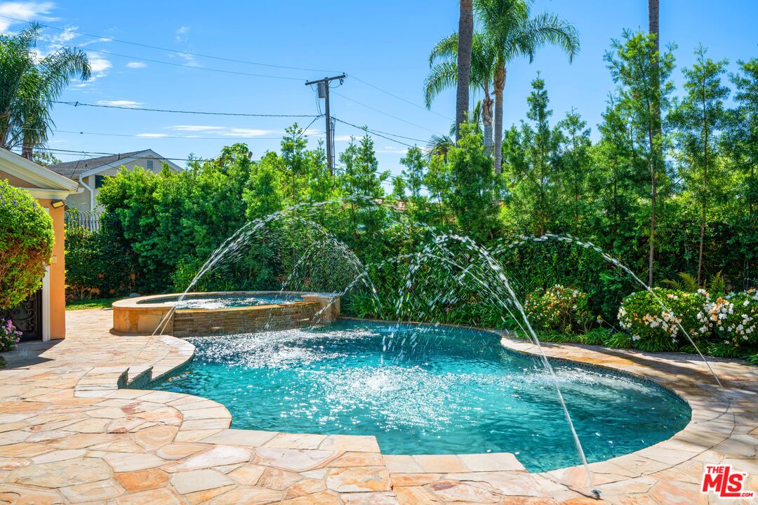Property photo for 204 Foothill Rd, Beverly Hills, CA