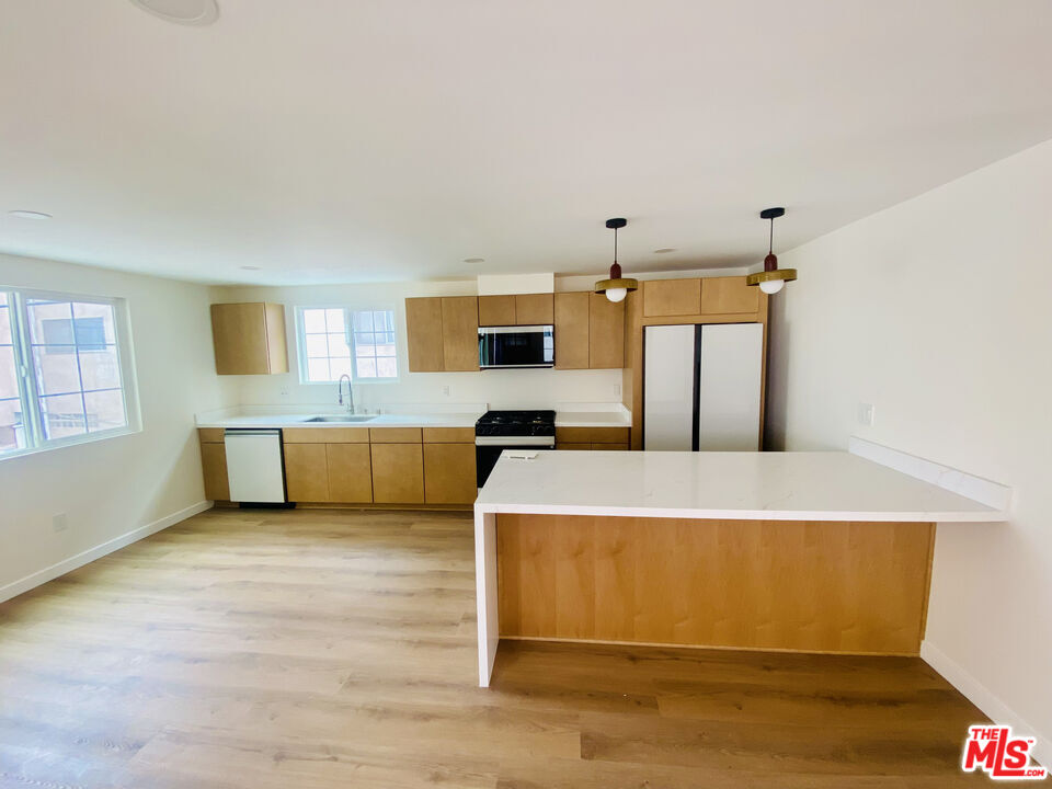 Property photo for 1000 S Sherbourne Dr, #1010, Los Angeles, CA