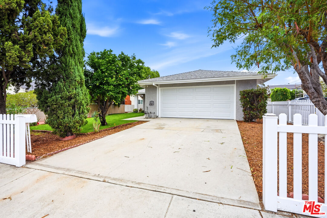 Property photo for 10818 Eldora Ave, Los Angeles, CA