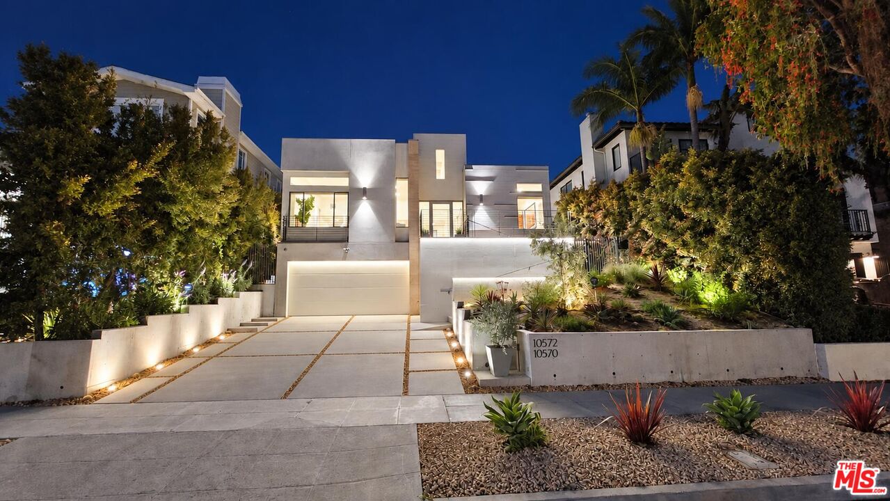Property photo for 10572 Putney Rd, Los Angeles, CA