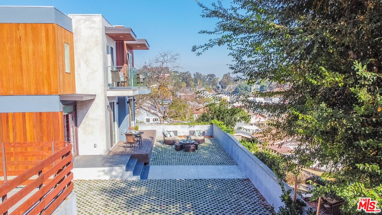 Property photo for 2251 Aaron, Los Angeles, CA