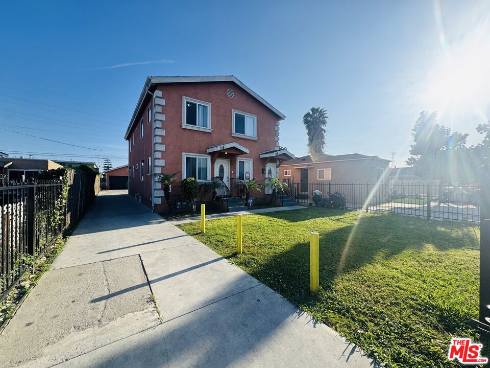 Property photo for 136 W 97th St, Los Angeles, CA