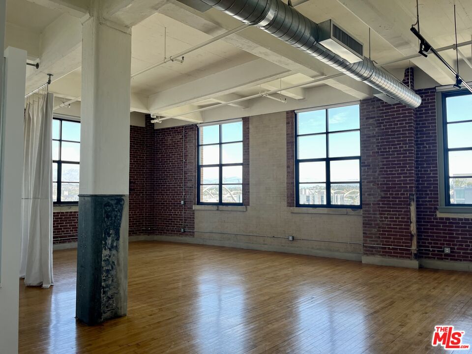 Property photo for 1850 Industrial St, #504, Los Angeles, CA