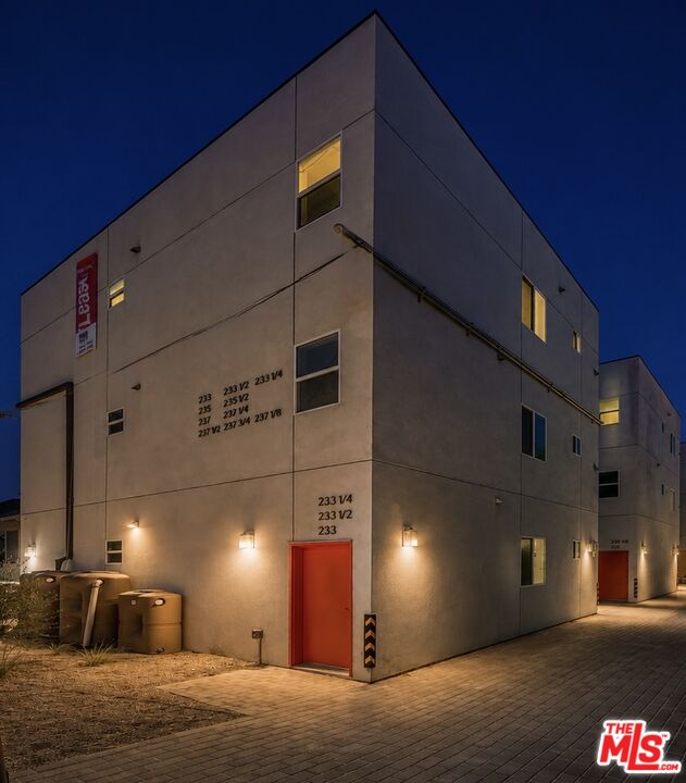 Property photo for 237 237 1/2 N Chicago St St, Los Angeles, CA