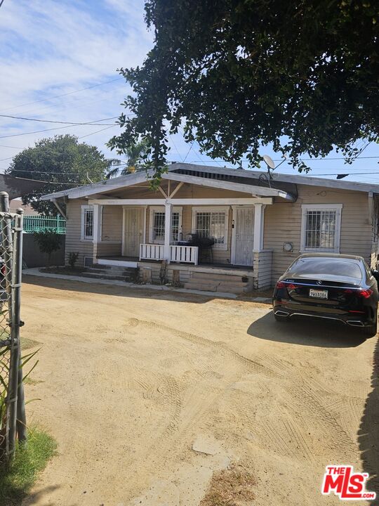 Property photo for 4044 Woodlawn Ave, Los Angeles, CA