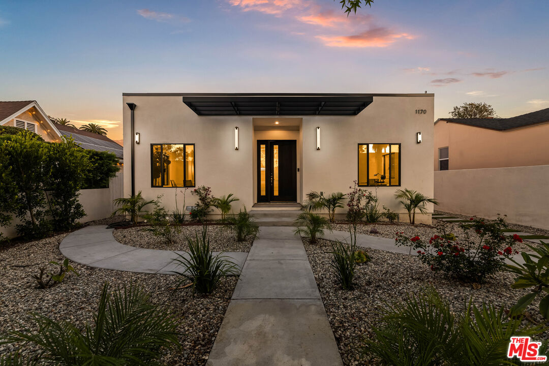 Property photo for 1170 S Lucerne Blvd, Los Angeles, CA