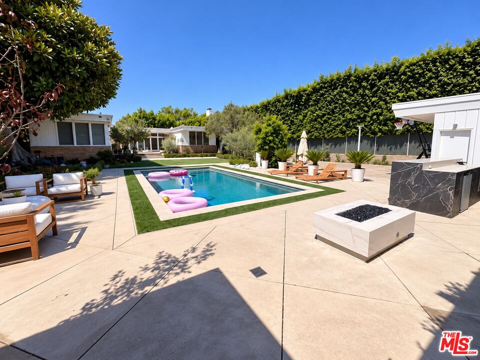 Property photo for 604 Trenton Dr, Beverly Hills, CA