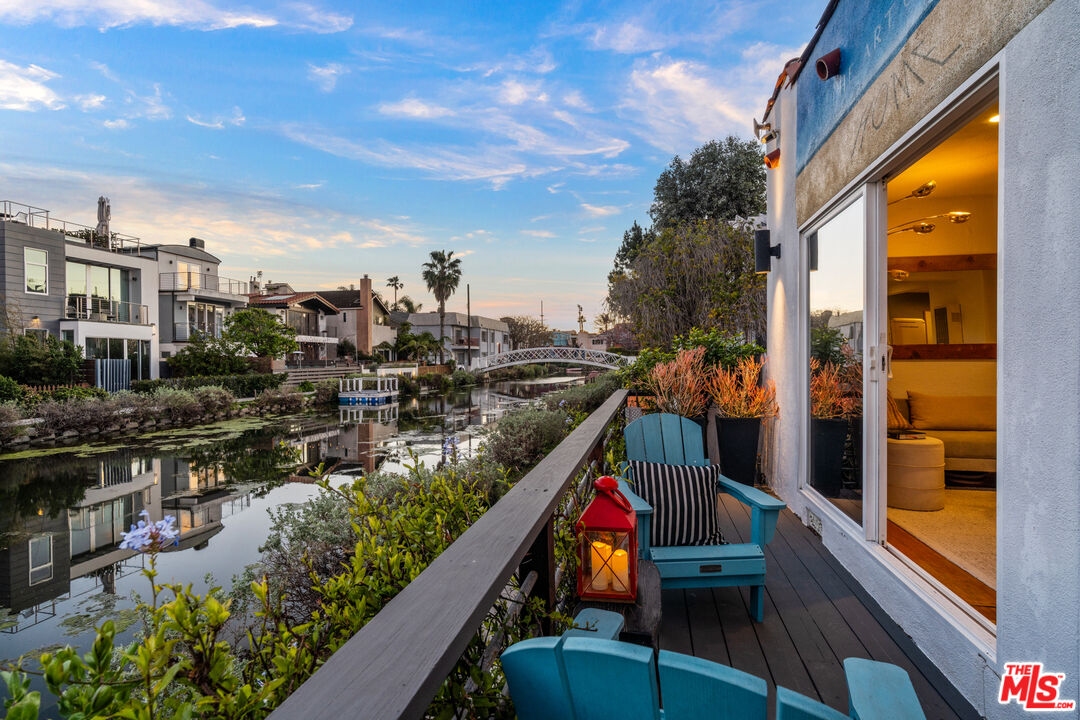 Property photo for 225 Carroll Canal, Los Angeles, CA