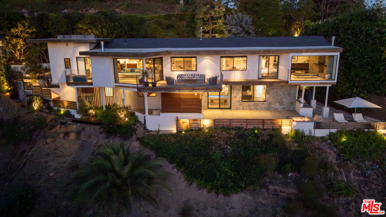 Property photo for 1570 Casale Rd, Los Angeles, CA