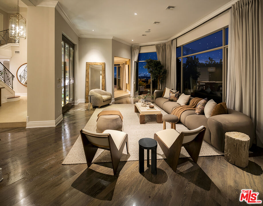 Property photo for 9196 Thrasher Ave, Los Angeles, CA