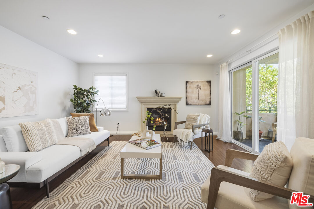 Property photo for 305 Arnaz Dr, #303, Los Angeles, CA