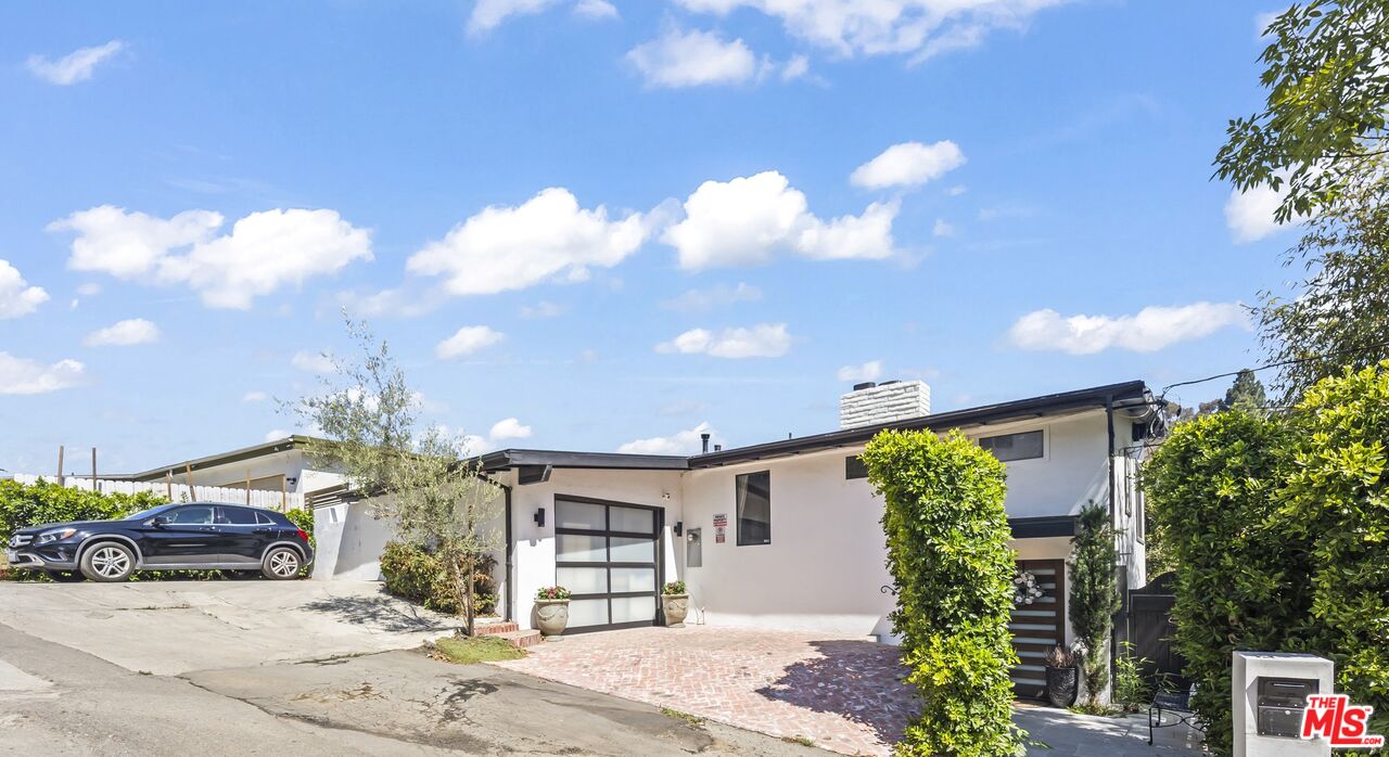 Property photo for 6335 Grape Pl, Los Angeles, CA