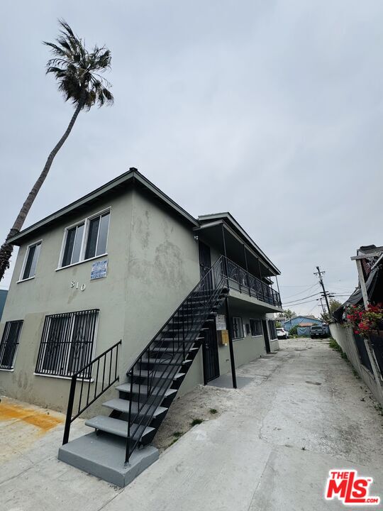 Property photo for 810 W 62nd St, #1, Los Angeles, CA