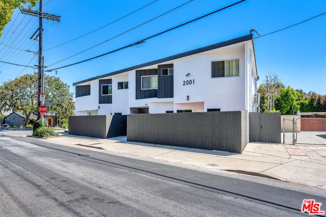 Property photo for 2001 Penmar Ave, Venice, CA