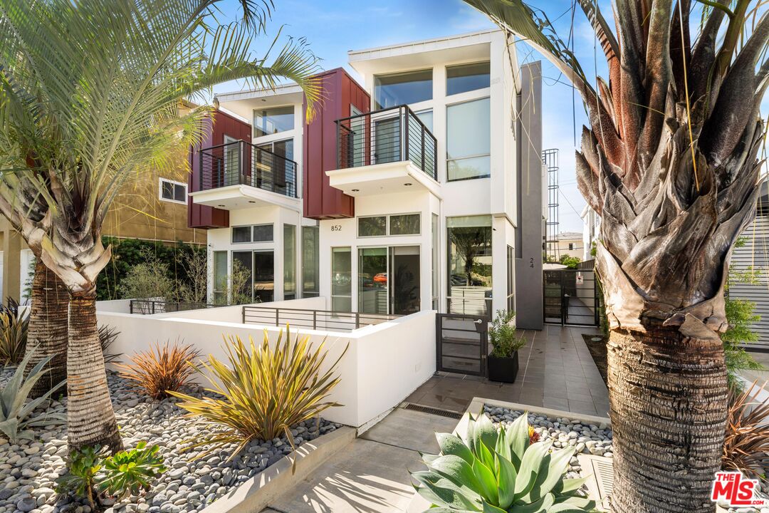 Property photo for 852 10th St, #4, Santa Monica, CA