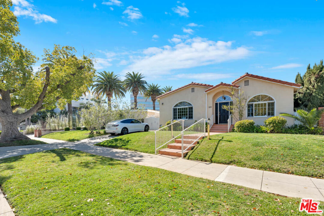 Property photo for 109 N Maple Dr, Beverly Hills, CA