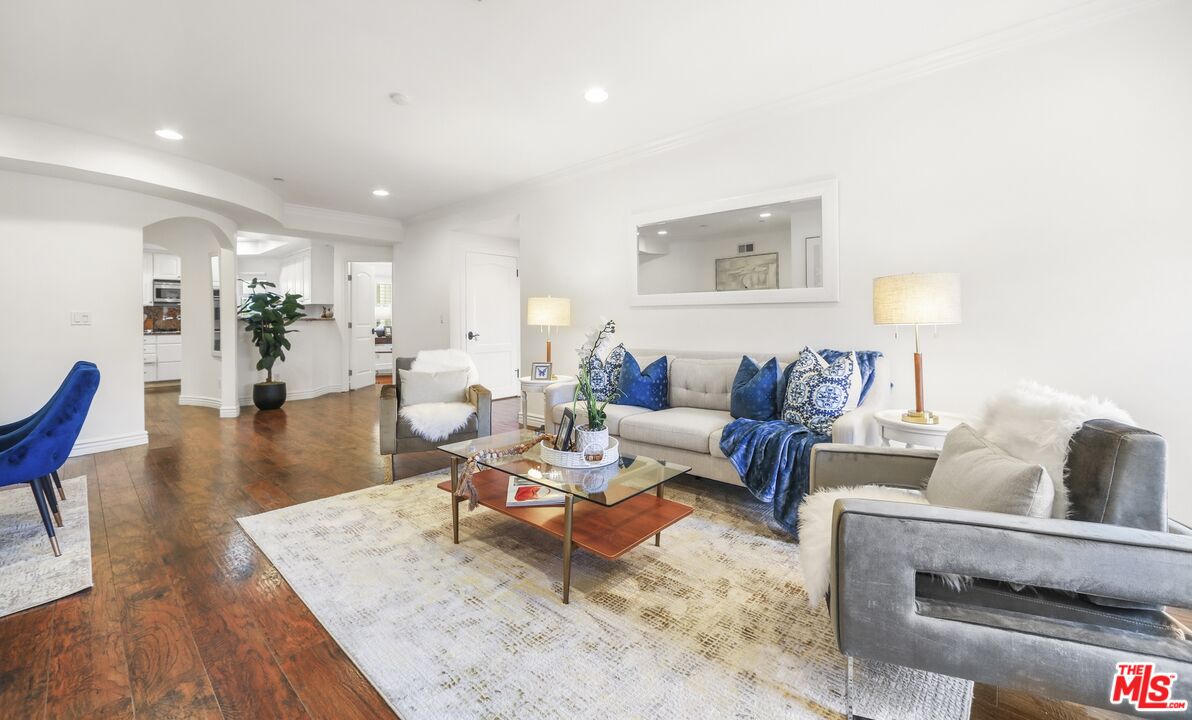 Property photo for 1135 Rexford Dr, #302, Los Angeles, CA