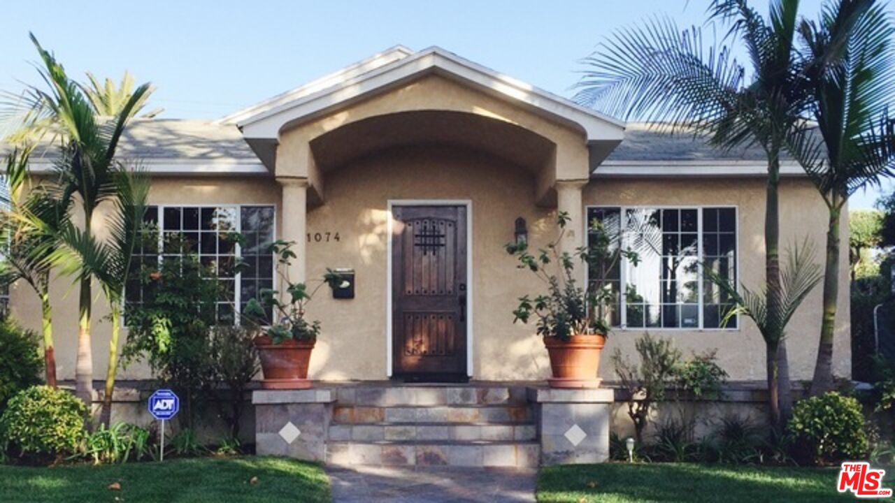 Property photo for 1074 S Plymouth Blvd, Los Angeles, CA