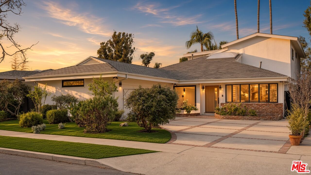 Property photo for 2407 Guthrie Dr, Los Angeles, CA