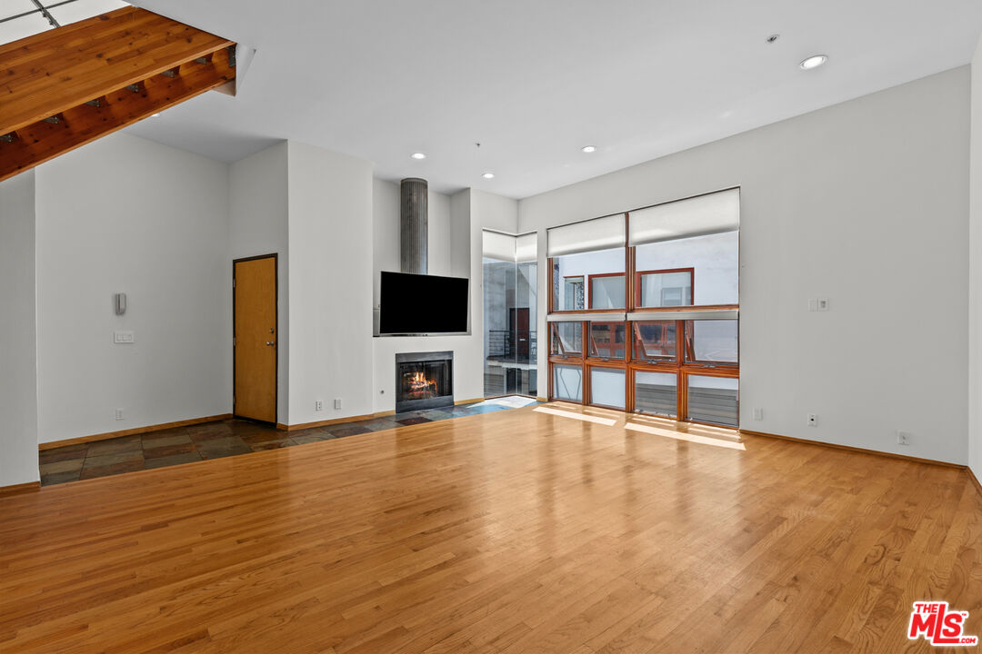 Property photo for 343 Rennie Ave, #7, Venice, CA