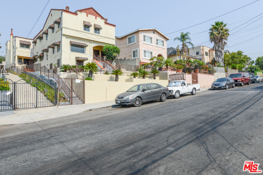 Property photo for 527 N Cummings St, Los Angeles, CA