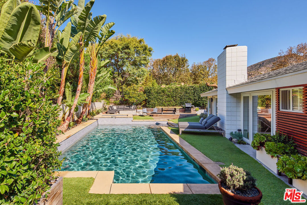 Property photo for 6259 Frondosa Dr, Malibu, CA