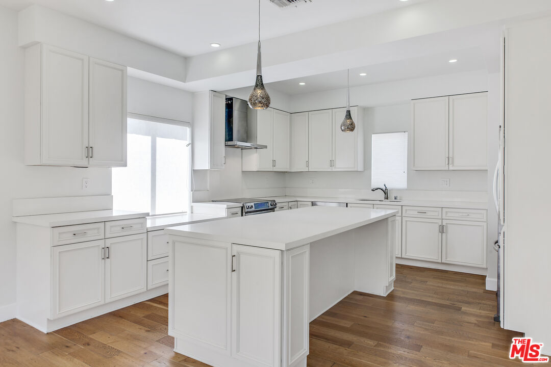 Property photo for 339 N Oakhurst Dr, #401, Beverly Hills, CA