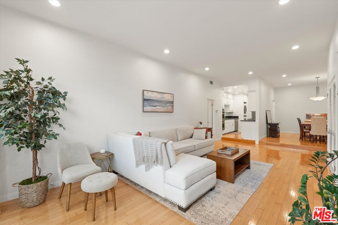Property photo for 11947 Dorothy St, #203, Los Angeles, CA