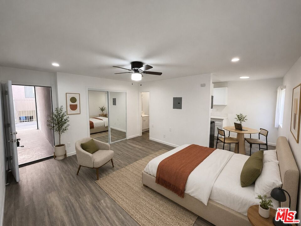 Property photo for 1170 Crenshaw Blvd, Los Angeles, CA