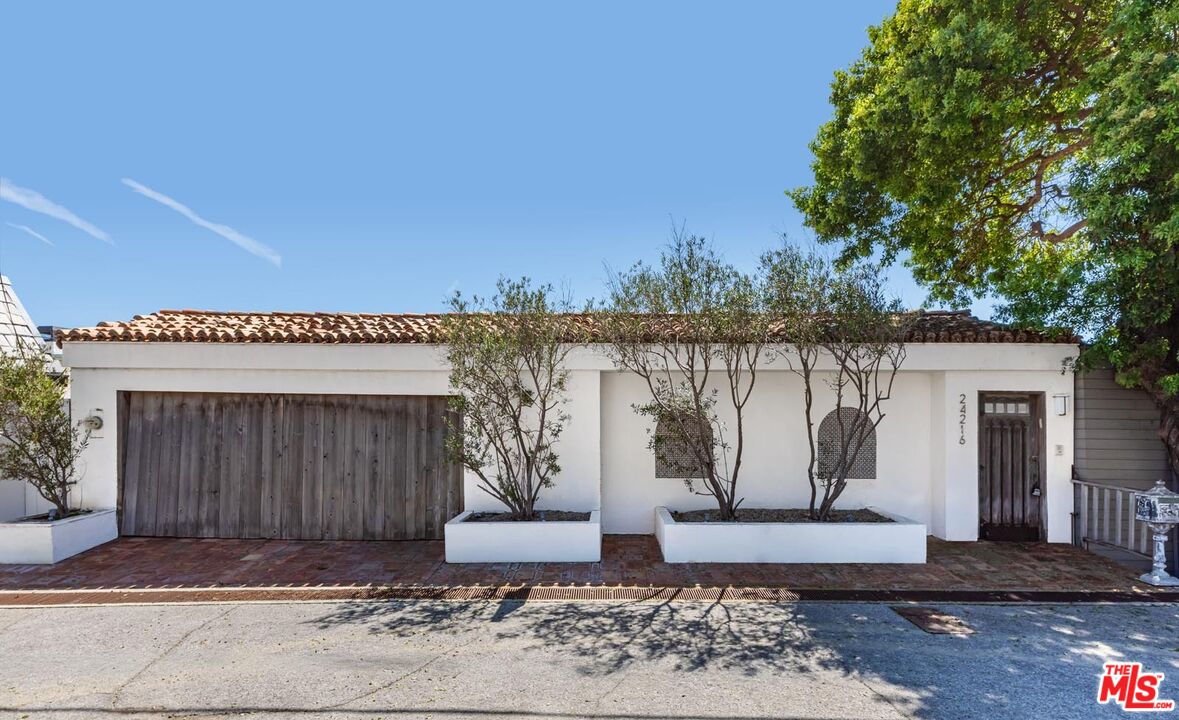 Property photo for 24216 Malibu Rd, Malibu, CA