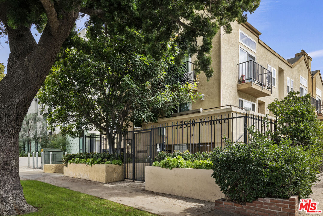 Property photo for 12530 Venice Blvd, #3, Los Angeles, CA