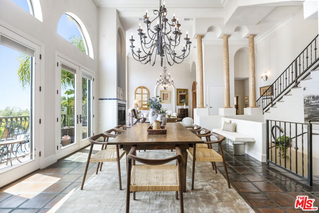 Property photo for 6383 Quebec Dr, Los Angeles, CA