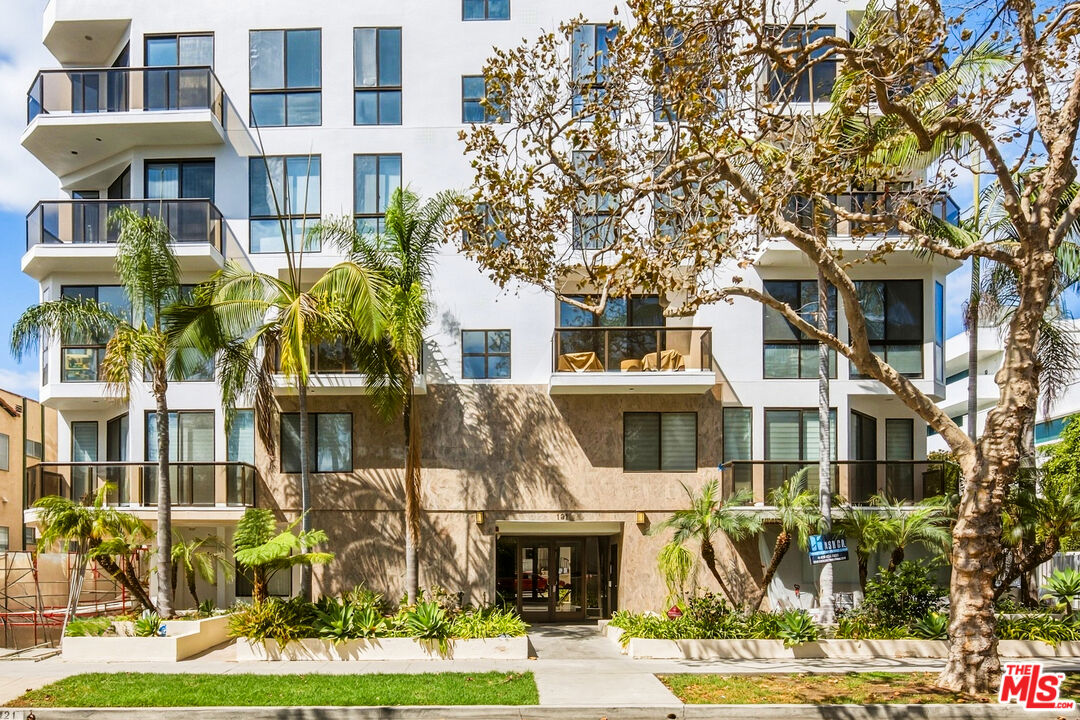 Property photo for 121 S Canon Dr, #203, Beverly Hills, CA