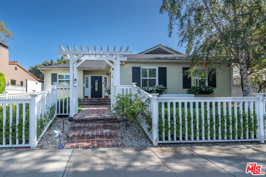 Property photo for 11350 Albata St, Los Angeles, CA