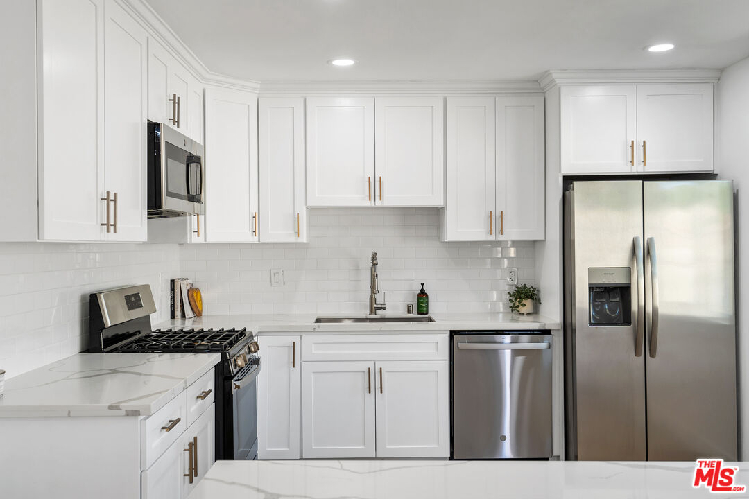 Property photo for 733 N Hayworth Ave, #2, Los Angeles, CA