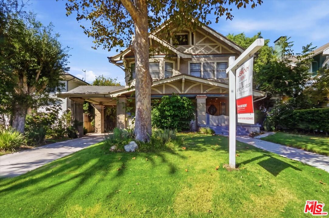 Property photo for 729 S Bronson Ave, Los Angeles, CA