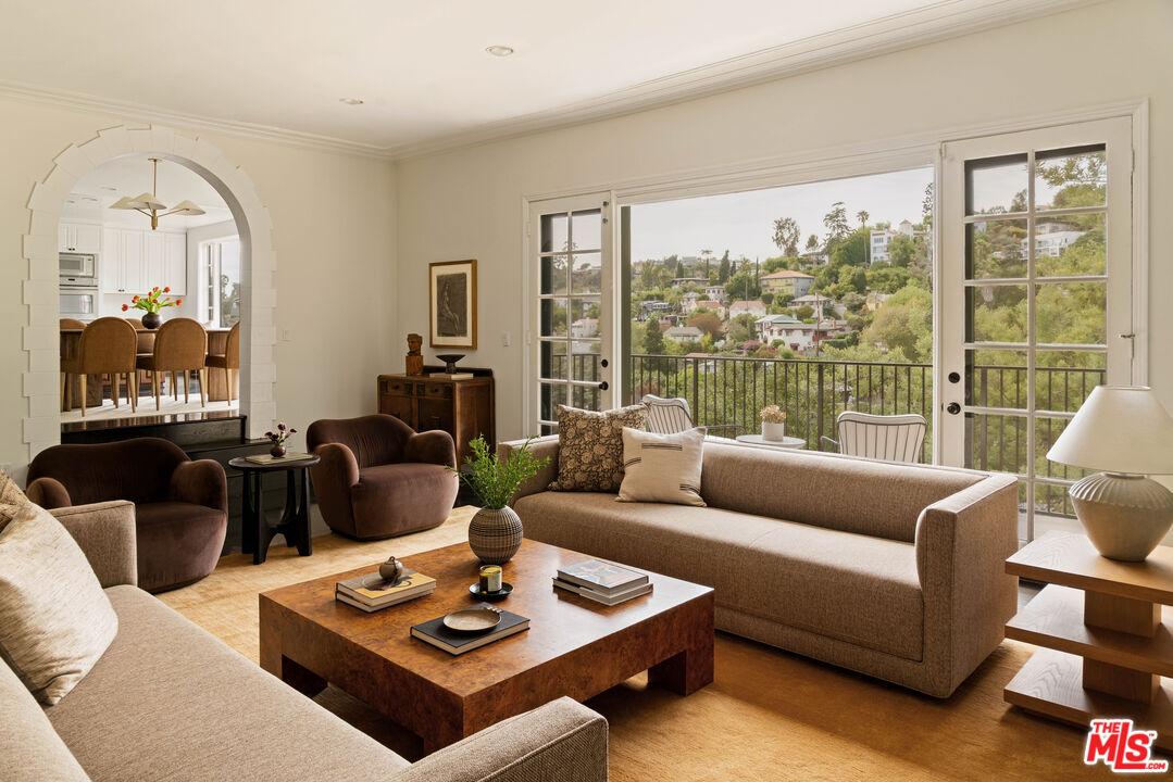 Property photo for 2293 Bronson Hill Dr, Los Angeles, CA