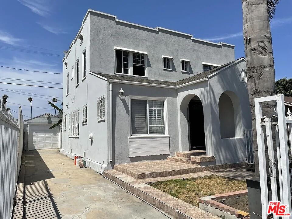 Property photo for 713 W 49th Pl, Los Angeles, CA