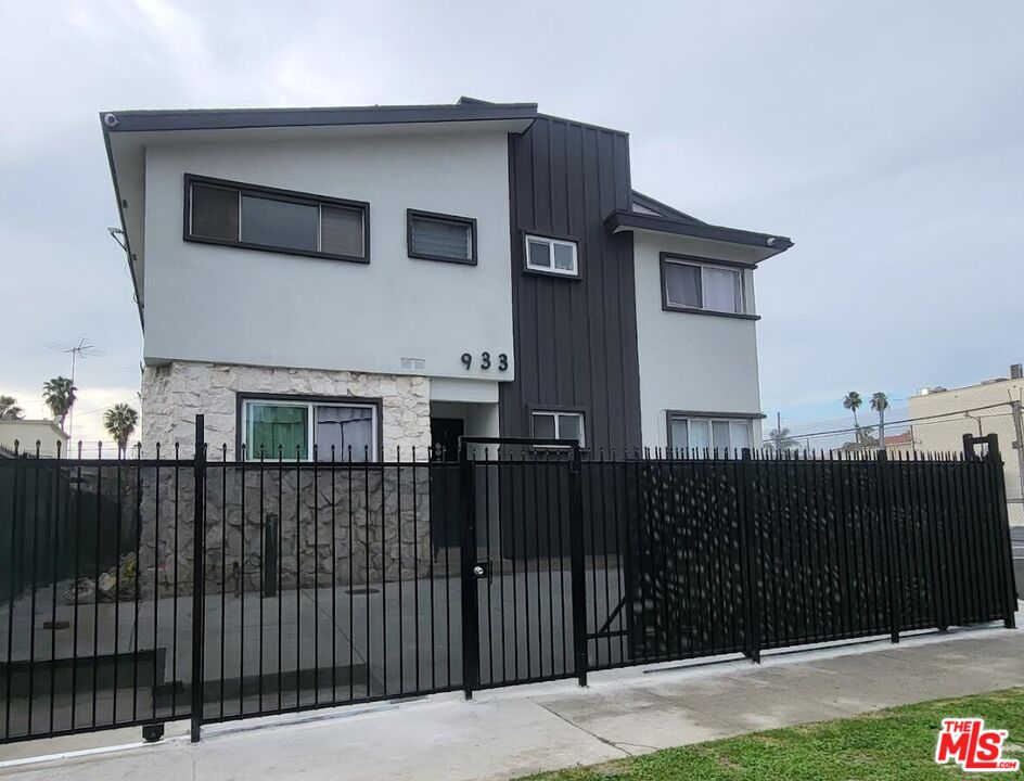 Property photo for 933 S Norton Ave, #4, Los Angeles, CA