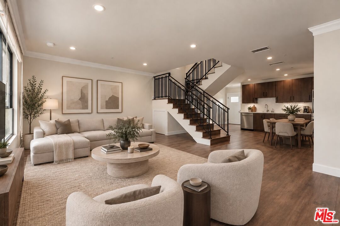 Property photo for 1153 N Beachwood Dr, #1, Los Angeles, CA