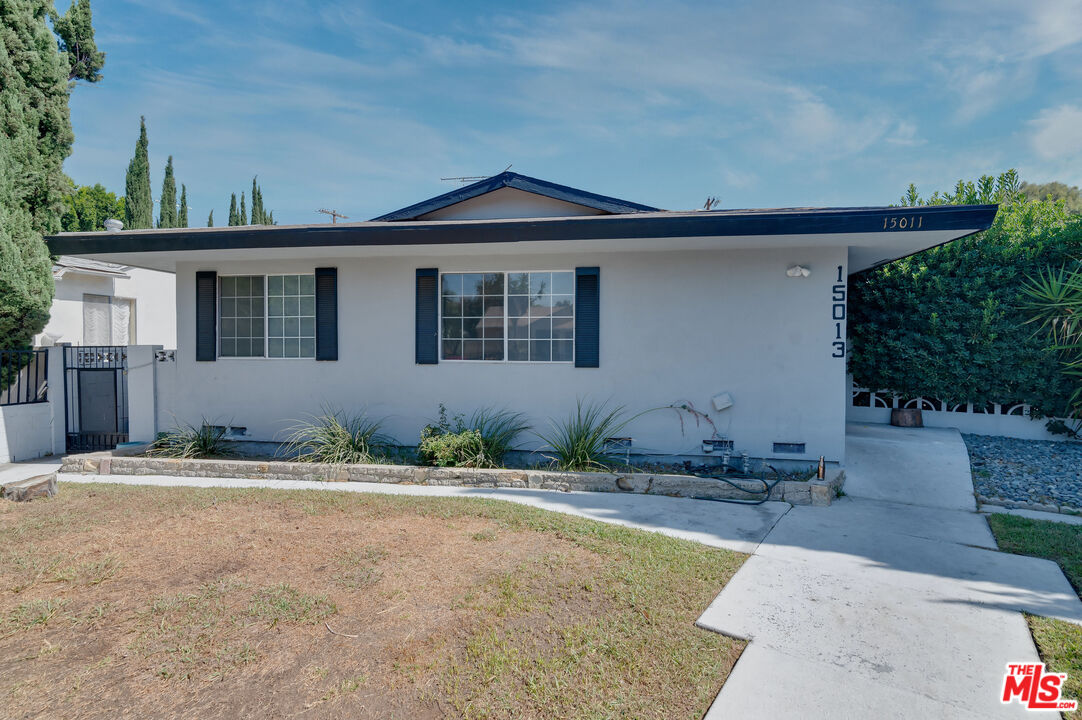 Property photo for 15013 Hartsook St, Los Angeles, CA