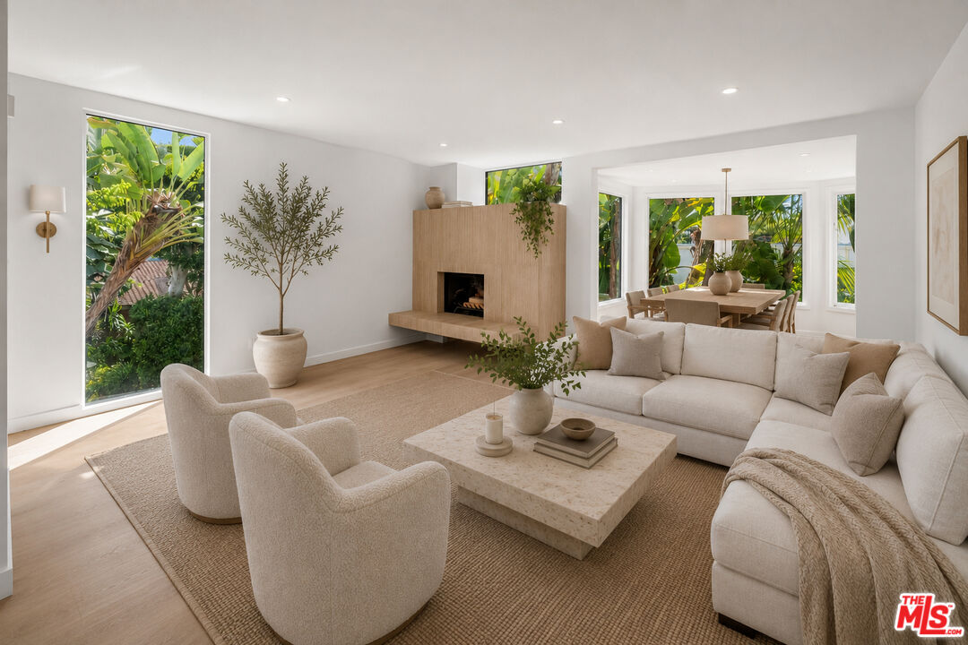 Property photo for 9315 Lloydcrest Dr, Beverly Hills, CA