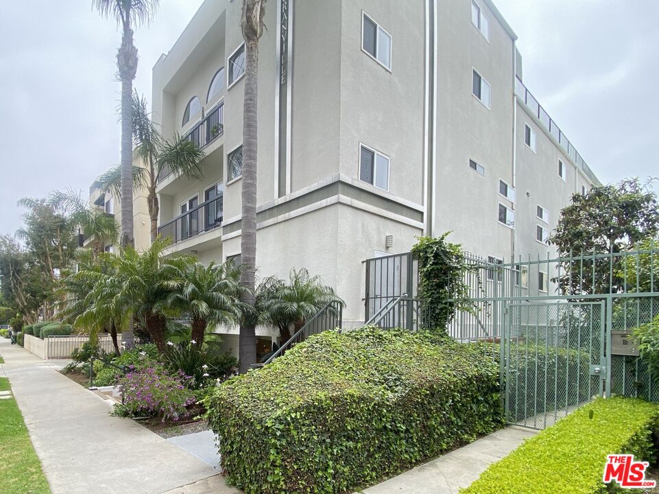 Property photo for 1227 Granville Ave, #104, Los Angeles, CA