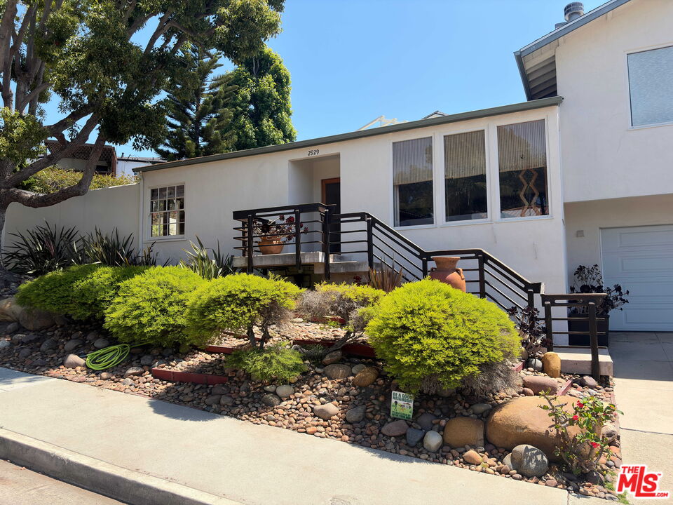 Property photo for 2929 16th St, Santa Monica, CA