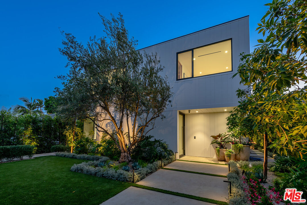 Property photo for 2031 Glyndon Ave, Venice, CA