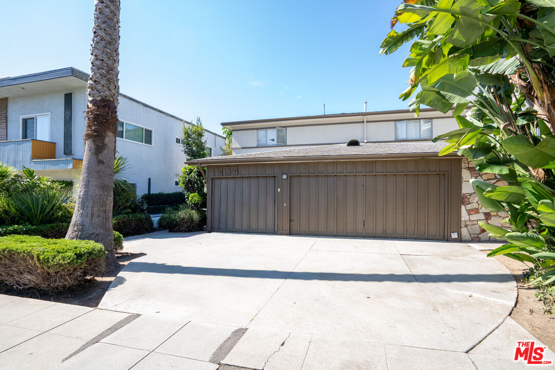 Property photo for 1434 15th St, Santa Monica, CA