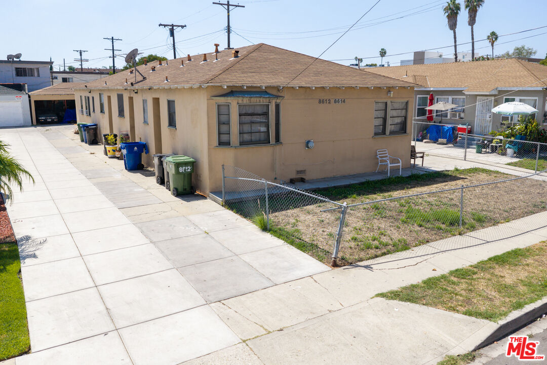 Property photo for 8612 Beverlywood St, Los Angeles, CA
