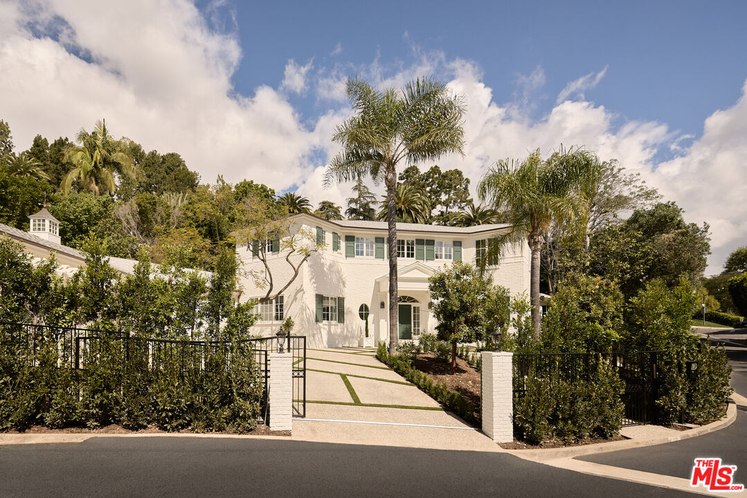 Property photo for 31 Oakmont Dr, Los Angeles, CA