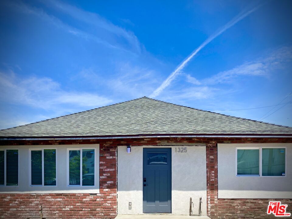 Property photo for 1321 W 30th St, Los Angeles, CA