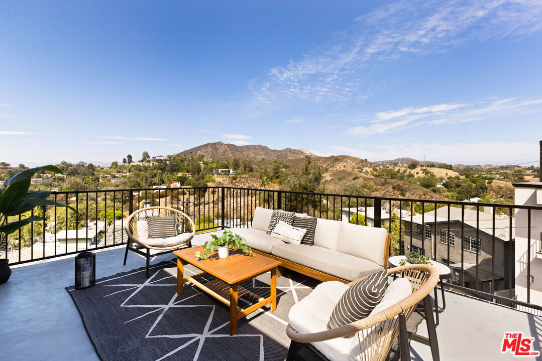 Property photo for 6837 Cahuenga Park Trl, Los Angeles, CA